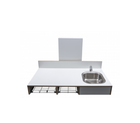 CE-mærket puslebord til institutioner 1400 x 900 mm fra ST Skoleinventar, inkl trådløs fjernbetjening og underlimet vask til højre