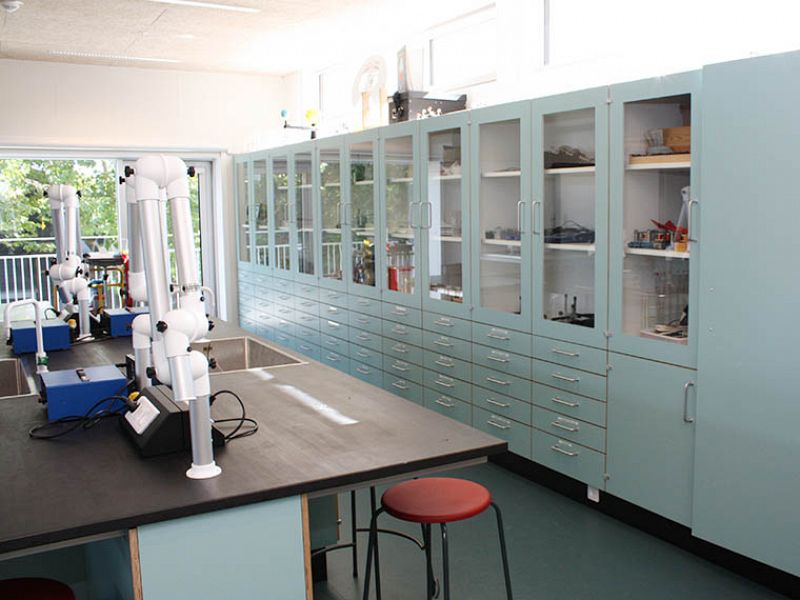 Bagsværd-Skole-13-Fysiklokale.jpg Bagsværd-Skole-13-Fysiklokale.jpg