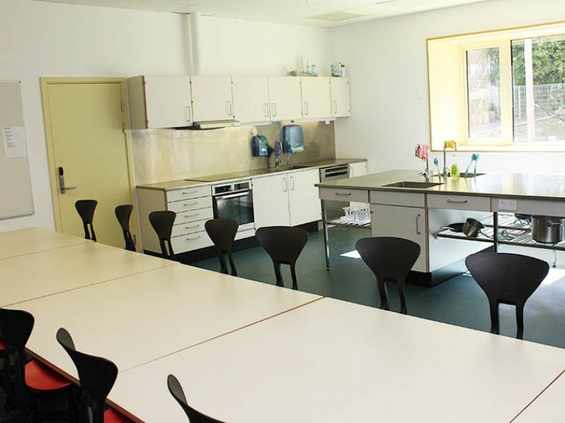 Bagsværd-Skole-2-Madkundskab.jpg Bagsværd-Skole-2-Madkundskab.jpg