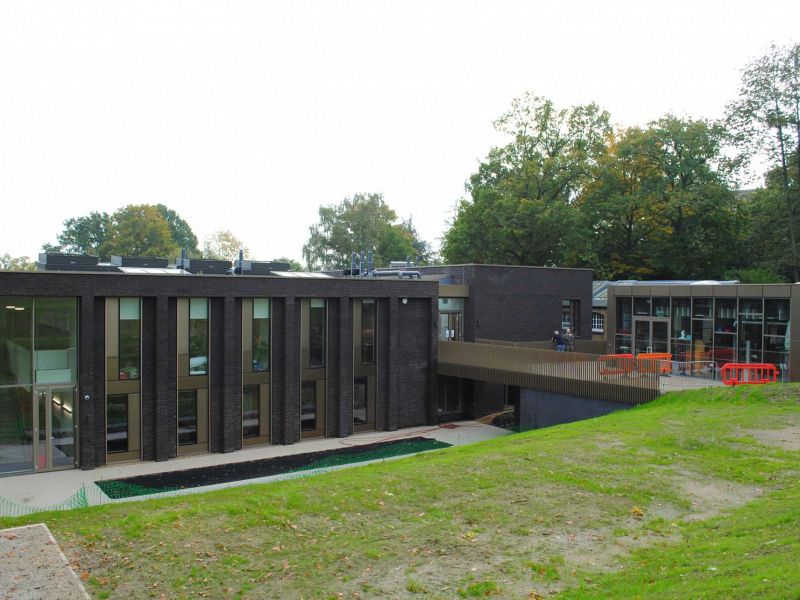 claremont_fan_court_school_20.jpg claremont_fan_court_school_20.jpg