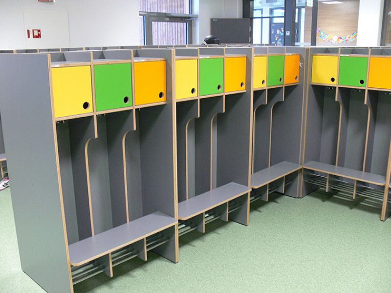 raumyr-skole-garderobe-1 raumyr-skole-garderobe-1